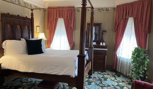 Deluxe Room, 1 Queen Bed (Rose)