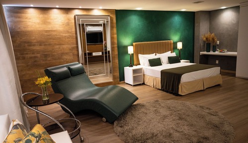 Deluxe Studio Suite
