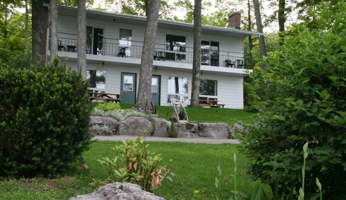 1 Bedroom Lakeview Condo 