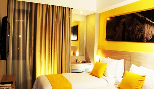 Superior Room Hollywood Style or Twin