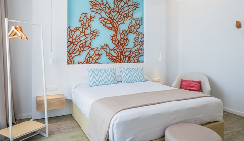 Single Room, Balcony