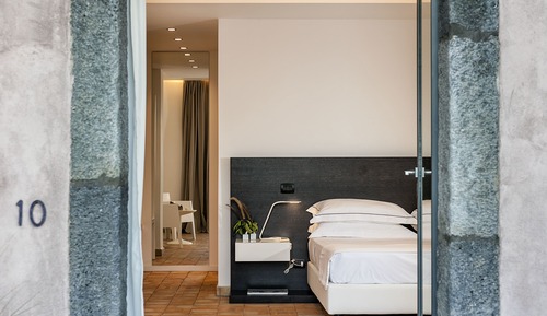 Exclusive Double or Twin Room, Multiple Beds, Bathtub, Courtyard Area