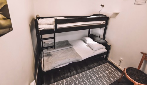Triple Room (No window. Allergy friendly)