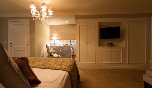 Honeymoon Double Room, Bathtub