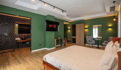 Deluxe Studio Suite, Balcony