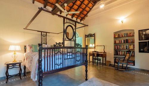Salcette Room