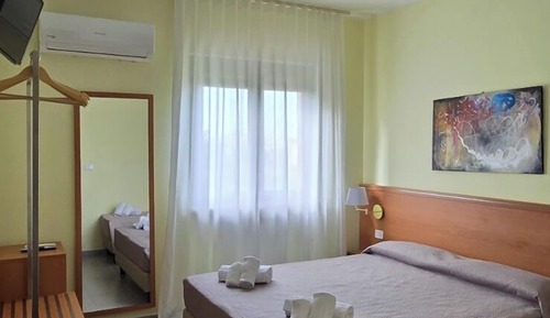 Classic Triple Room, 1 Bedroom, Private Bathroom, Courtyard View