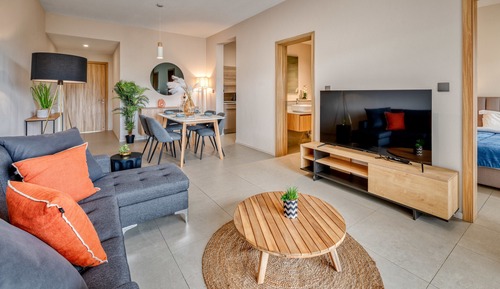 One-Bedroom Apartment