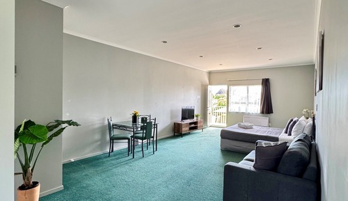 Executive Studio Suite