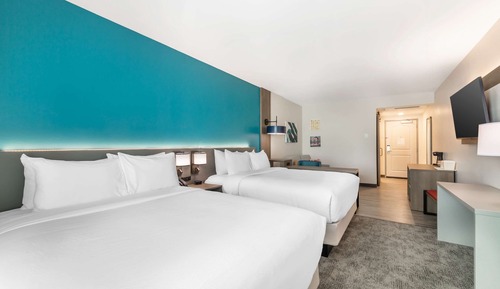 Basic Suite, Multiple Beds, Non Smoking