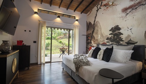 Comfort Room, Hill View