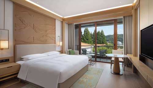 Grand Room, 1 King Bed, Non Smoking