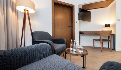 Deluxe Studio Suite