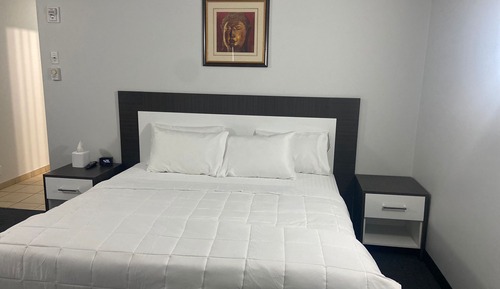 Classic Room, 1 King Bed, Garden View