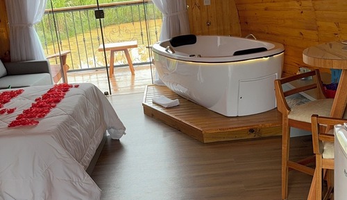 Premium Cabin (Barrel Chalet)