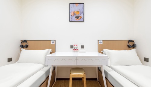 Double room H (Shared bathroom)(No window)