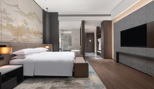 Deluxe Room, 1 King Bed