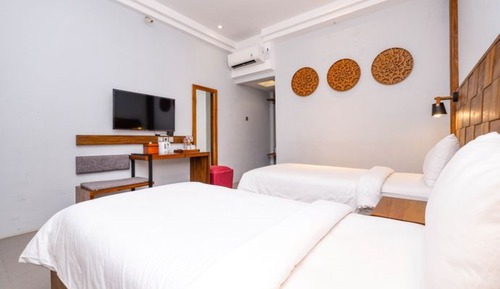 Standard Twin Room