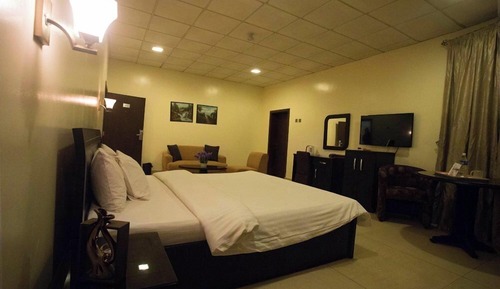 Comfort Room, Balcony, City View
