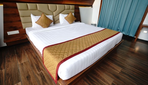Honeymoon Studio Suite