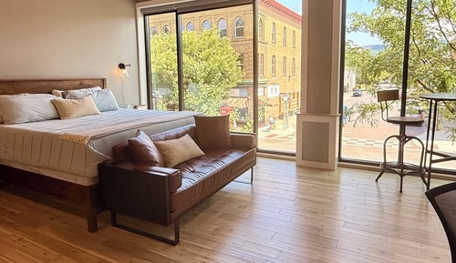 Luxury Studio Suite, City View