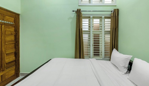 Deluxe Room, 1 Queen Bed