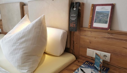 Life Style Dreibettzimmer mit Balkon und Bergblick