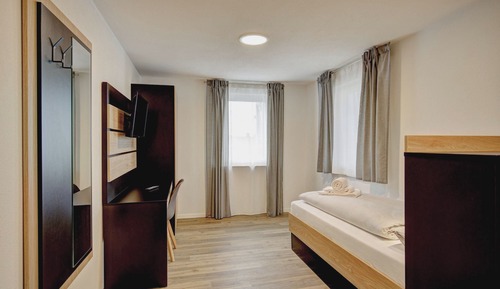 Basic Studio, 1 Twin Bed
