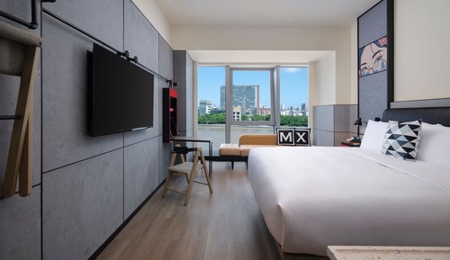 Room, 1 King Bed, River View