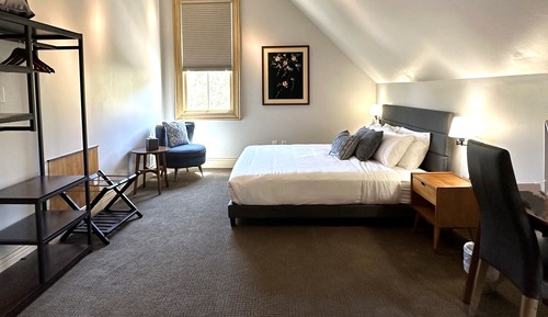 Comfort Room, 1 King Bed, Non Smoking, Private Bathroom