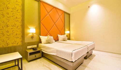 Suite, City View