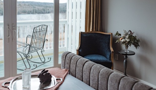 Standard Room, 1 King Bed, Balcony, Lake View