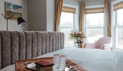 Standard Room, 1 King Bed, Lake View
