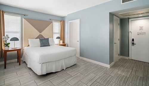 Queen Room - La Flora Building (Lean On-Site Support)