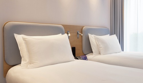 Standard Room, 2 Twin Beds (with Free Breakfast)