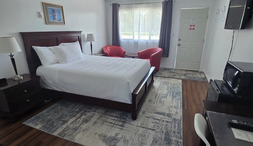 Queen Comfort Rooms