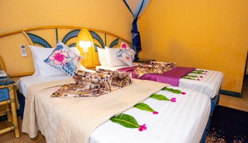 Deluxe Double or Twin Room, 2 Twin Beds, Partial Sea View