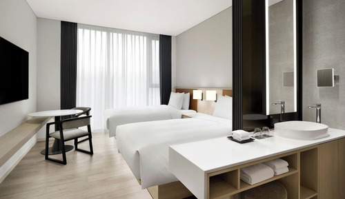 Premier Room, 2 Twin Beds, Non Smoking, City View
