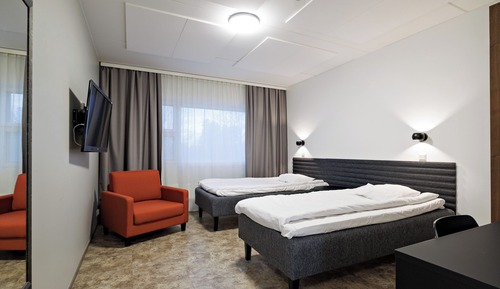 Standard Twin Room, Partial Lake View
