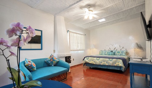 Aquamarine King Suite