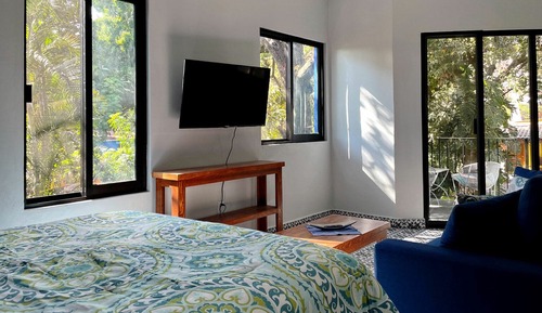 Lapiz Lazuli Queen Suite