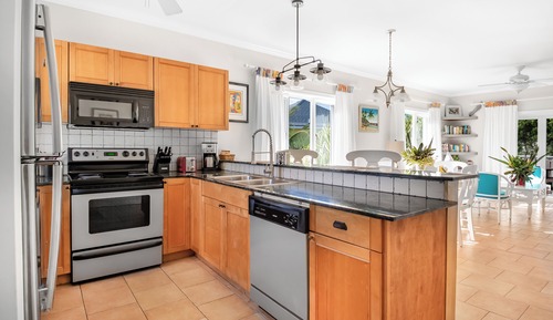 Deluxe Condo, 2 Bedrooms, Garden View
