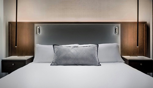 Executive Suite, 1 King Bed, Non Smoking, Balcony (Hearing Accessible)