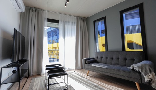 Suite, Corner