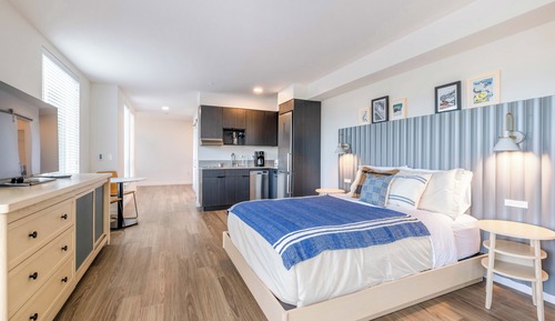 Deluxe Studio Suite