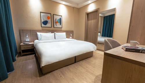 Deluxe Apartment