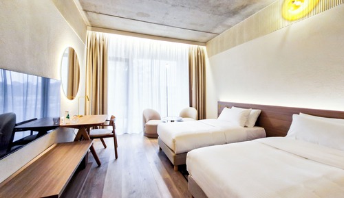 Deluxe Room, Courtyard View