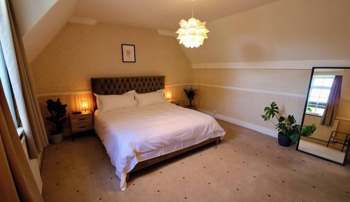 Double Room, Pool View (Not Pet friendly)