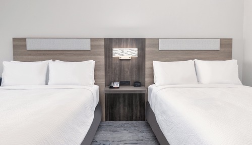 Standard Room, 2 Queen Beds, Accessible Bathtub (Mobility)