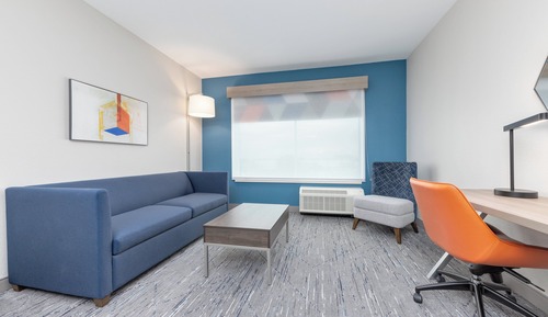 Suite, 2 Queen Beds, Accessible Bathtub (Mobility)